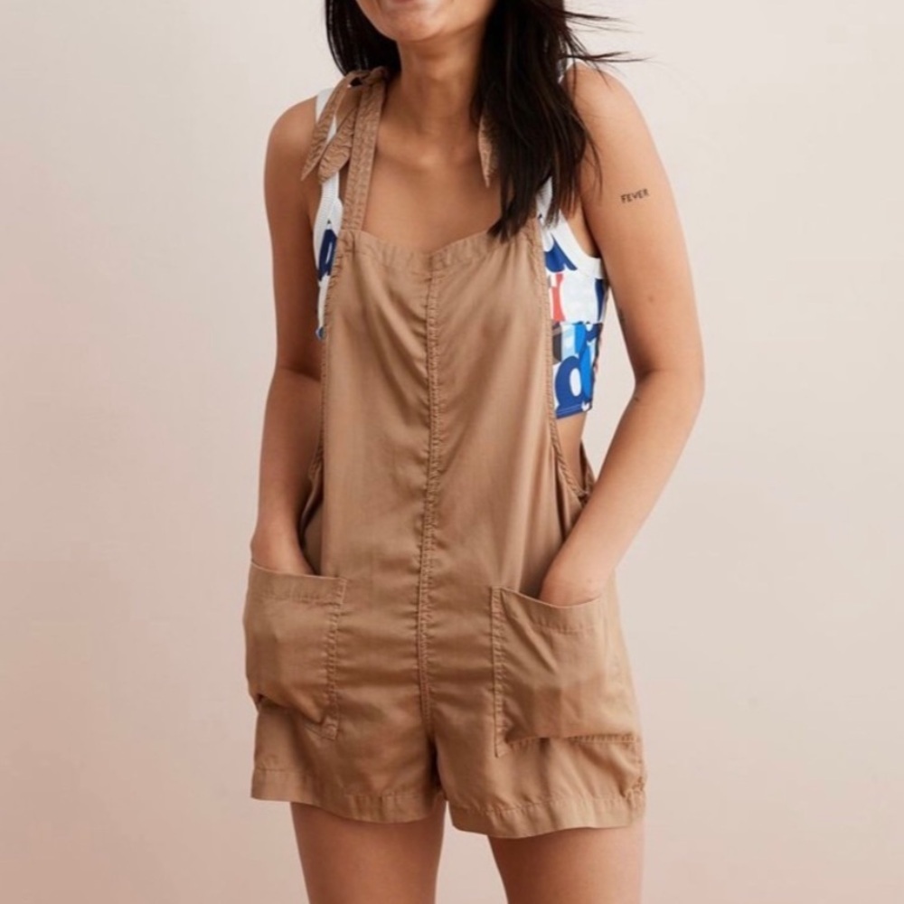 Aerie Romper Size Small Tie Strap Tan Pockets Fall Neutral